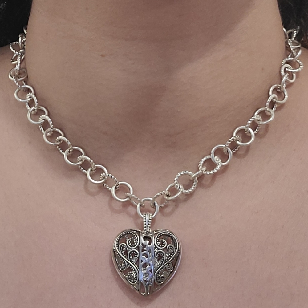 Vintage Style Sterling Silver Heart Keepsake Pendant w/ Silver Chain - Picture 7 of 7